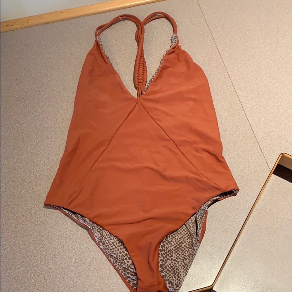 Acacia Venezuela one piece